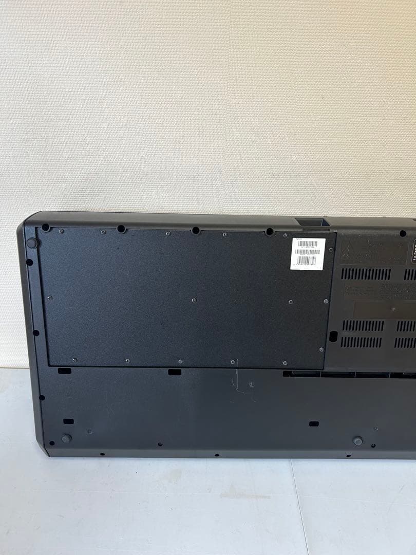Keyboards Digital Pianos 706 Korg Pa300
