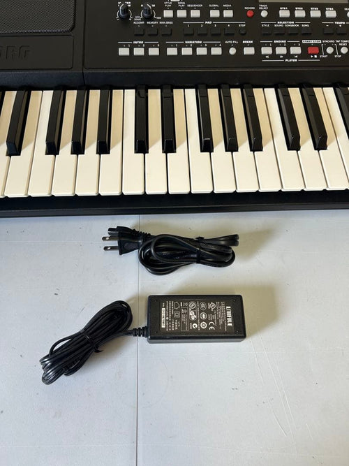 Keyboards Digital Pianos 706 Korg Pa300
