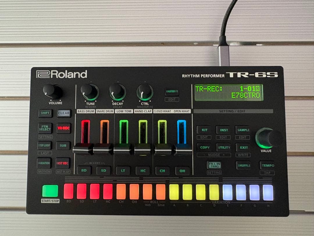 Rhythm Machine Roland Tr-6S