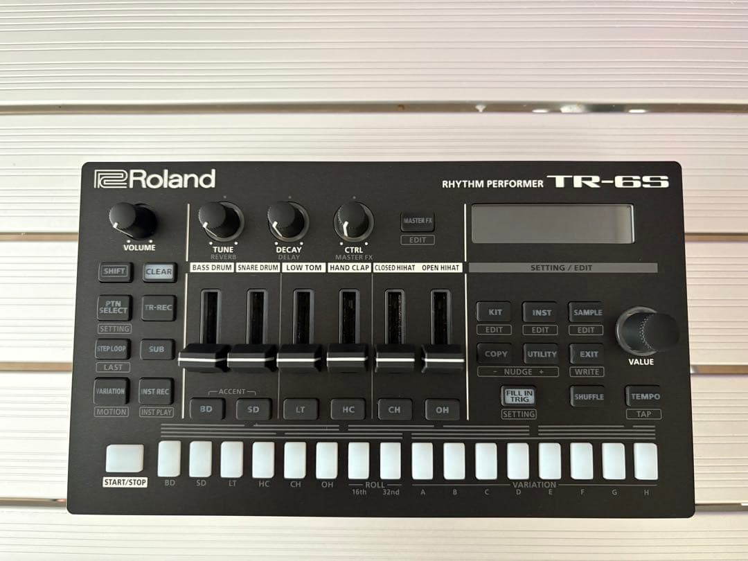 Rhythm Machine Roland Tr-6S