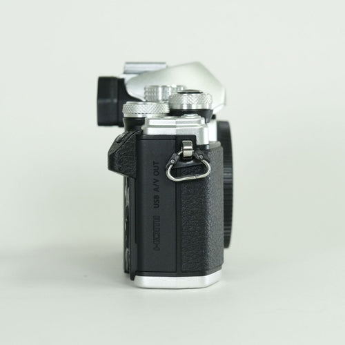 Olympus Mirrorless Interchangeable Lips 9,030 Om-D E-M10 Mark Ii