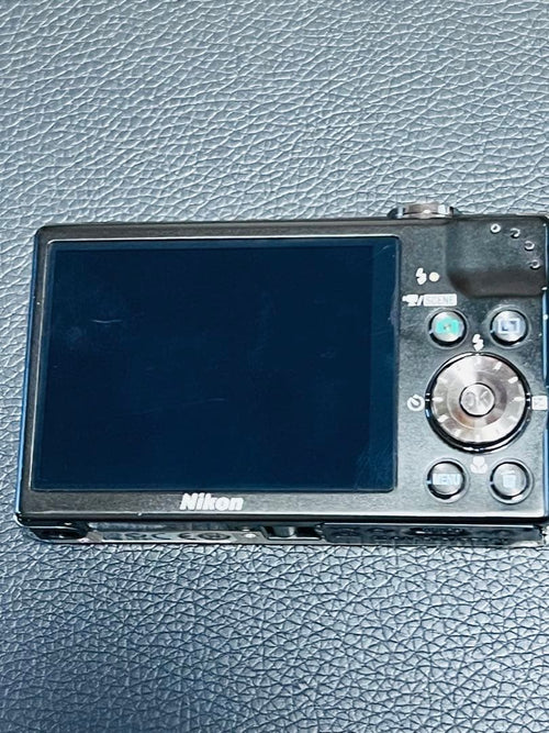 Compact Digital Cameras Nikon Coolpix S640