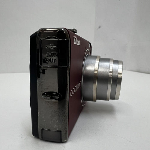 Nikon Compact Digital Camera 1-000134 Coolpix S640