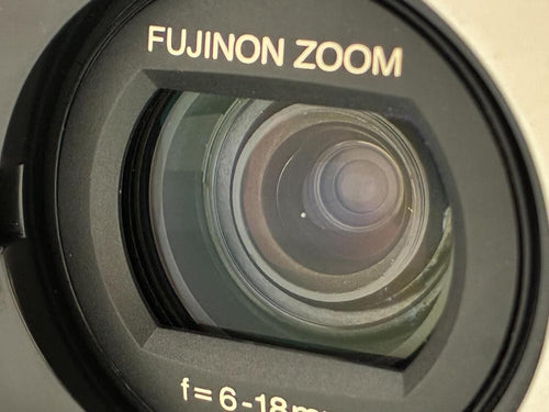 Fujifilm Compact Digital Camera E-032 Finepix 2500 Zoom