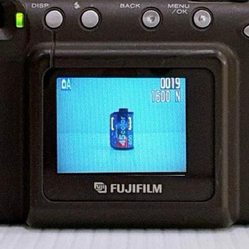 Fujifilm Compact Digital Camera E-032 Finepix 2500 Zoom