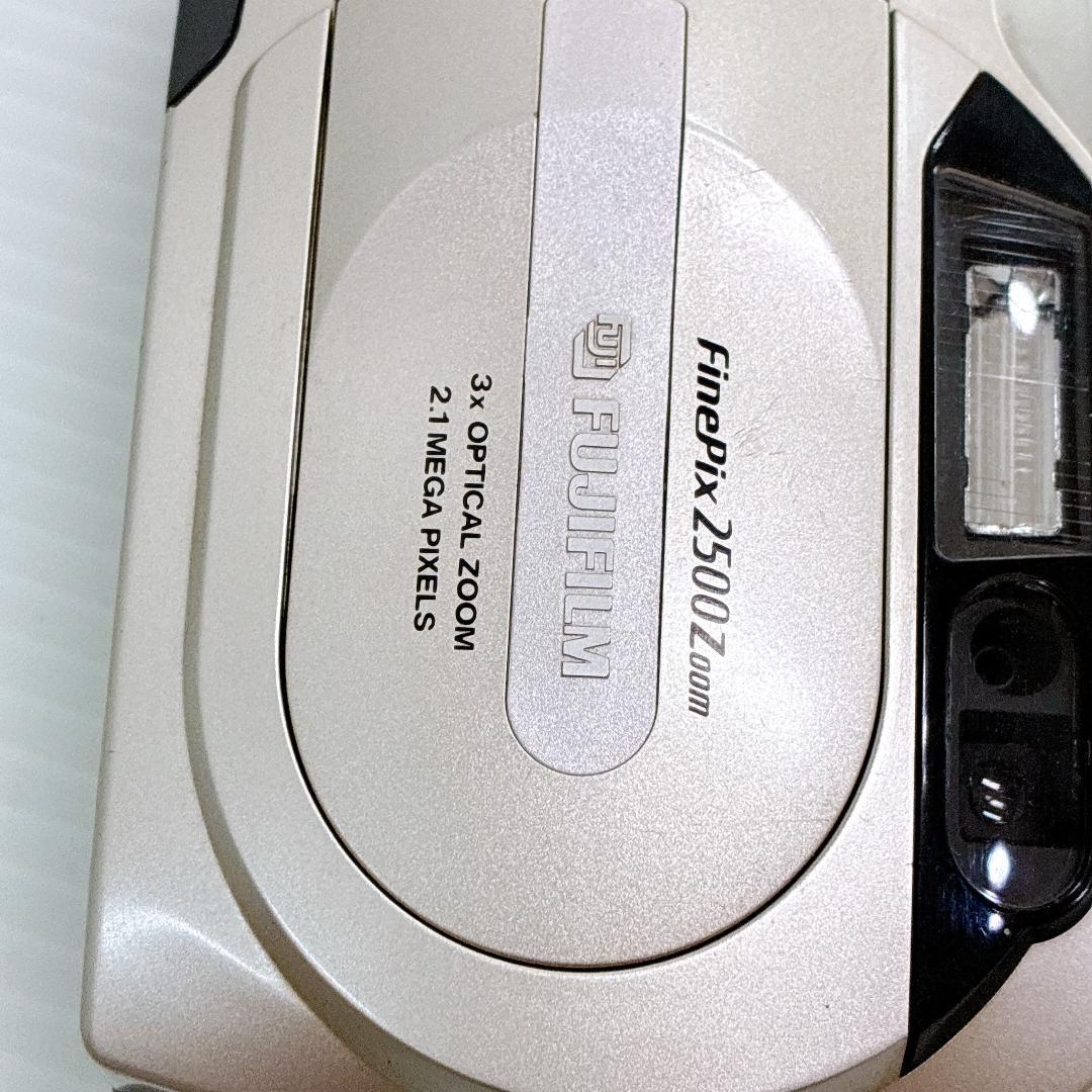 Fujifilm Compact Digital Camera E-032 Finepix 2500 Zoom