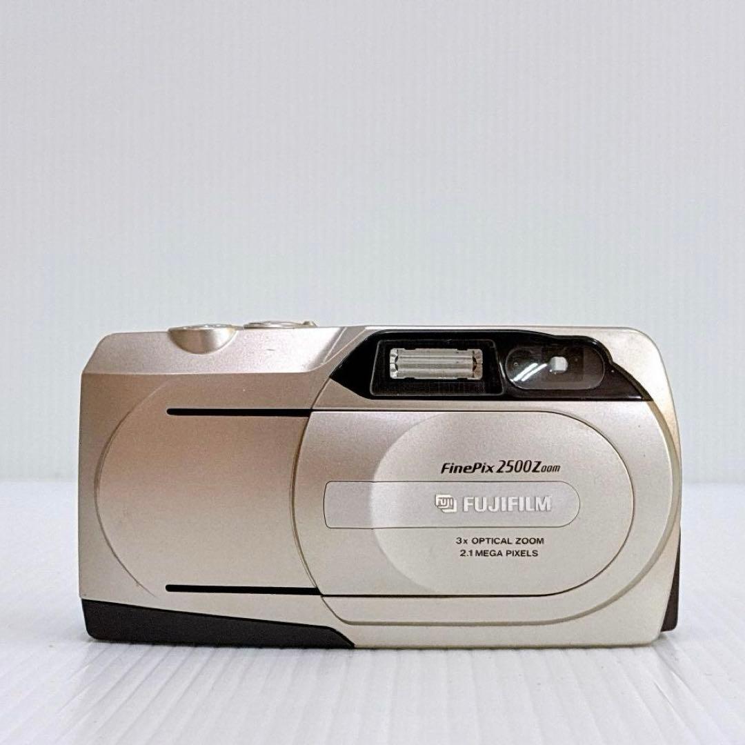 Fujifilm Compact Digital Camera E-032 Finepix 2500 Zoom