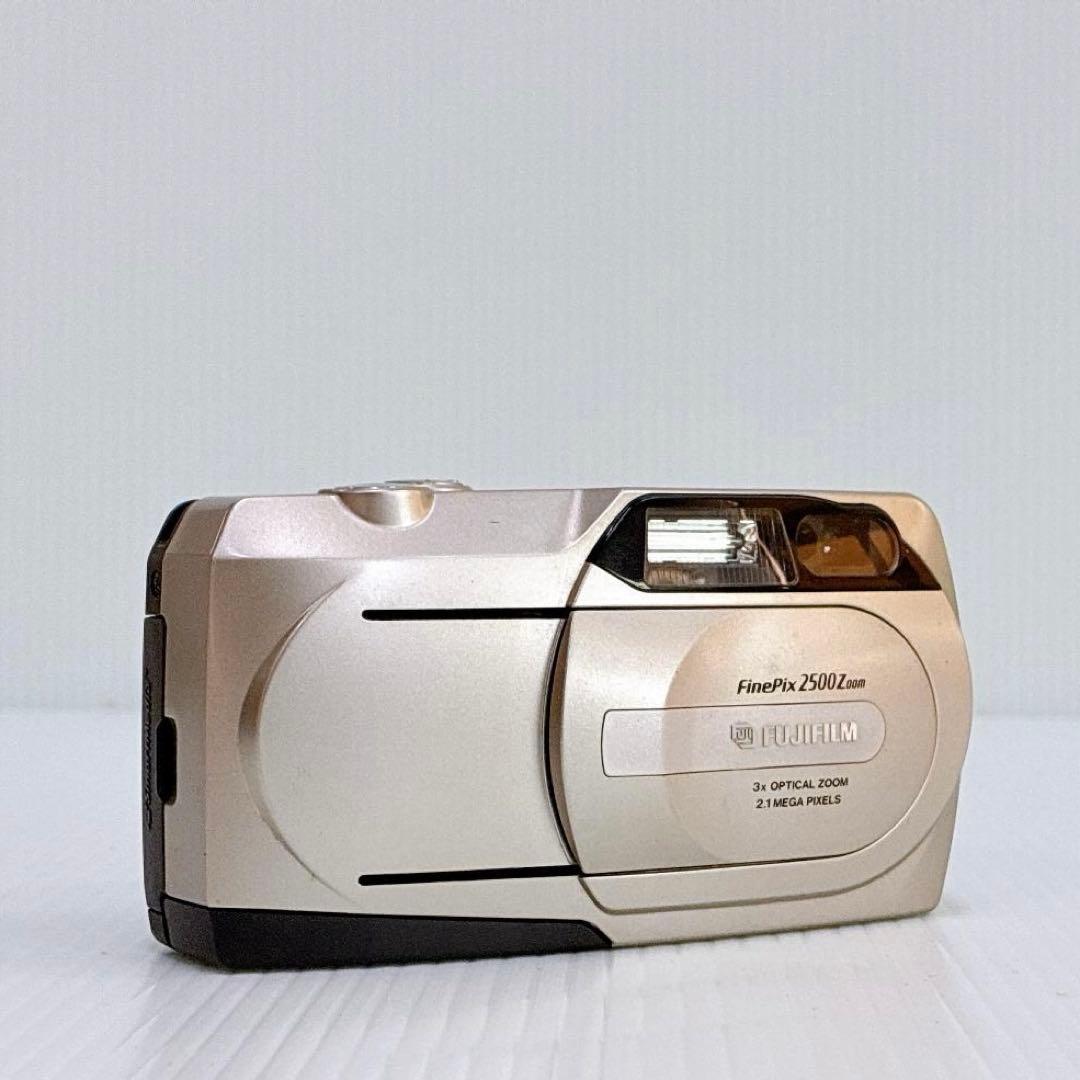 Fujifilm Compact Digital Camera E-032 Finepix 2500 Zoom