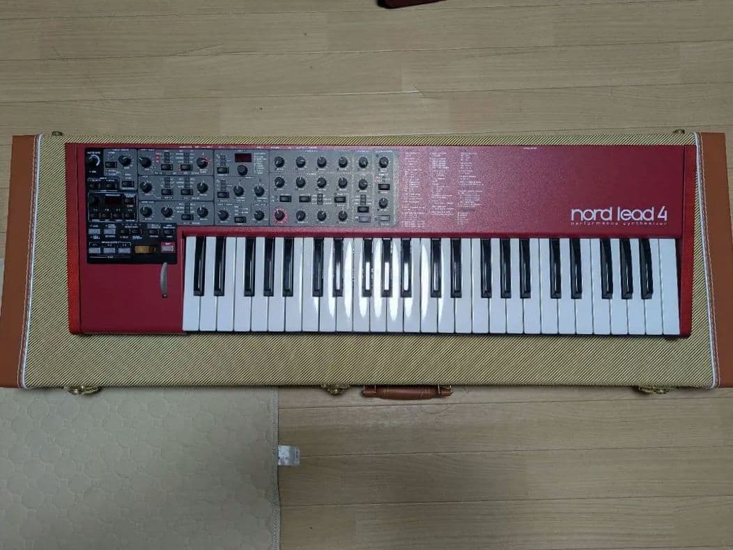 Analog Synthesizers Nord Lead 4