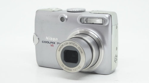 Compact Digital Camera D2126 Nikon Coolpix P4 Vr