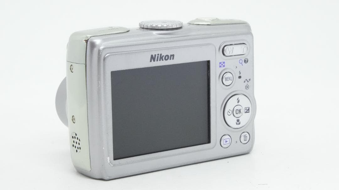 Compact Digital Camera D2126 Nikon Coolpix P4 Vr