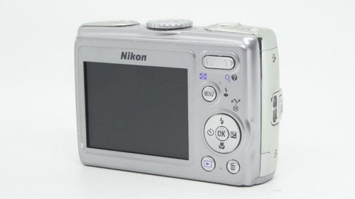 Compact Digital Camera D2126 Nikon Coolpix P4 Vr
