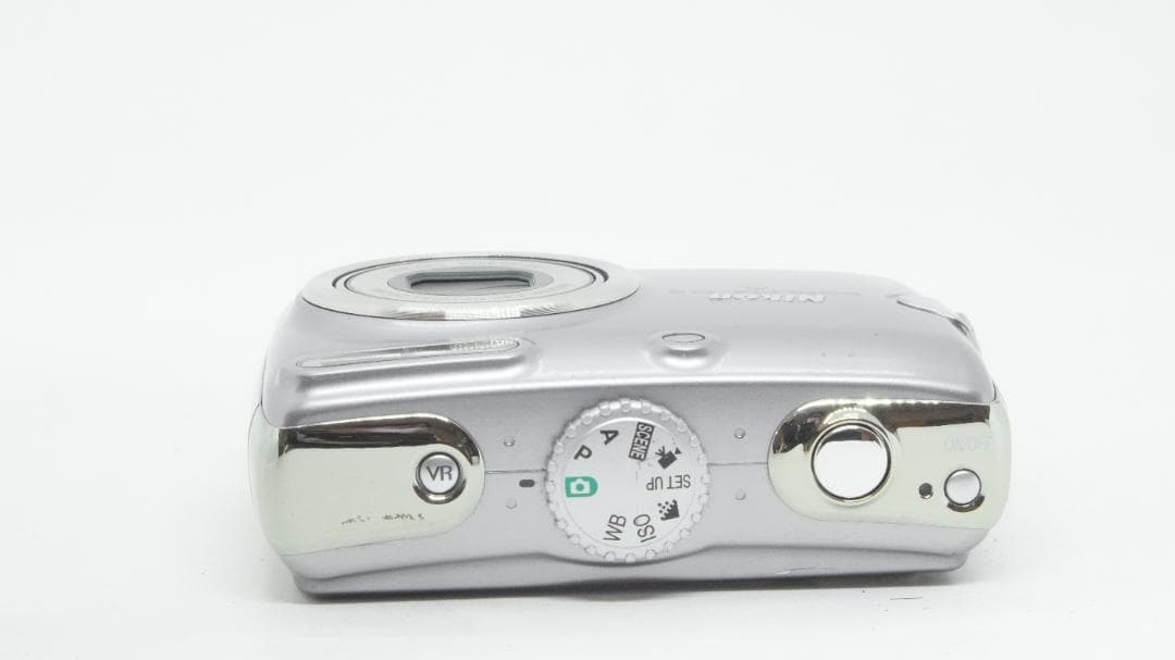 Compact Digital Camera D2126 Nikon Coolpix P4 Vr