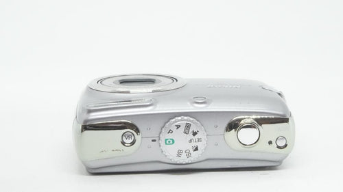 Compact Digital Camera D2126 Nikon Coolpix P4 Vr