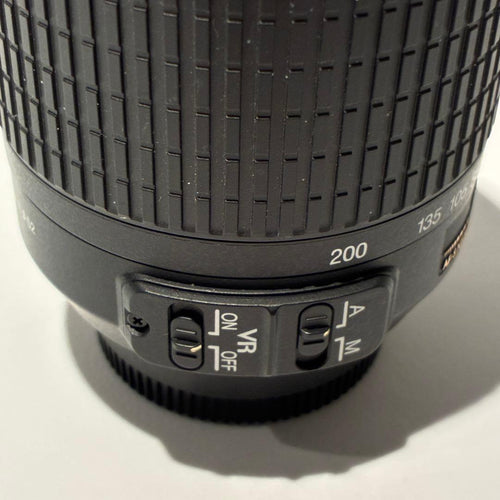 Nikon Zoom Lenses Af-S Dx Nikkor Ed 55-200Mm