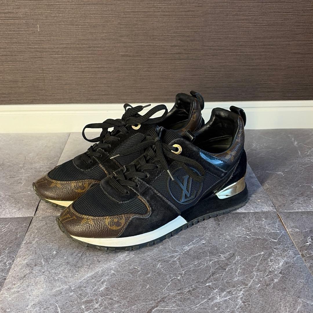 Louis Vuitton Sneakers Lv
