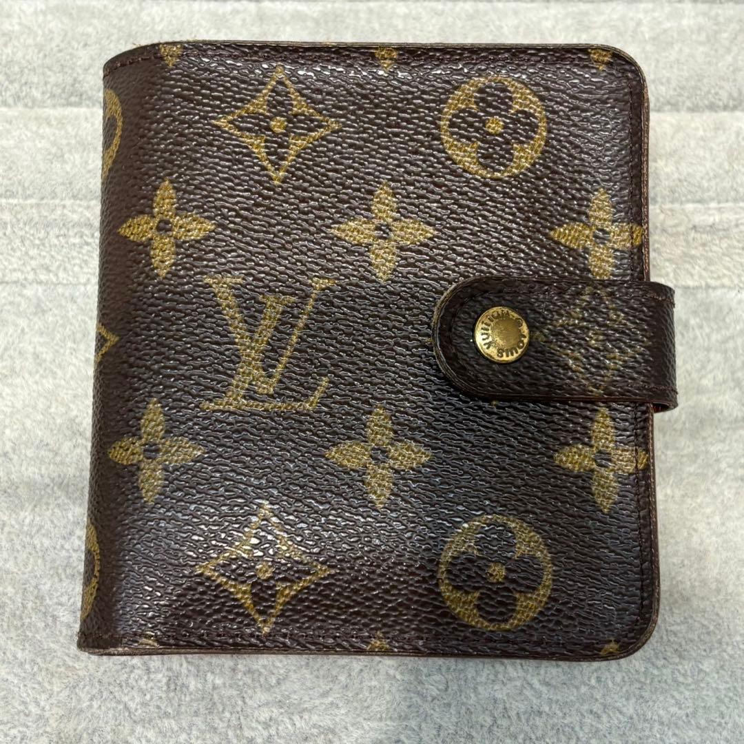 Louis Vuitton Bifold Wallets