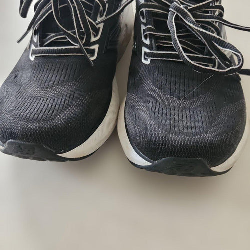 New Balance Sneakers 24.5