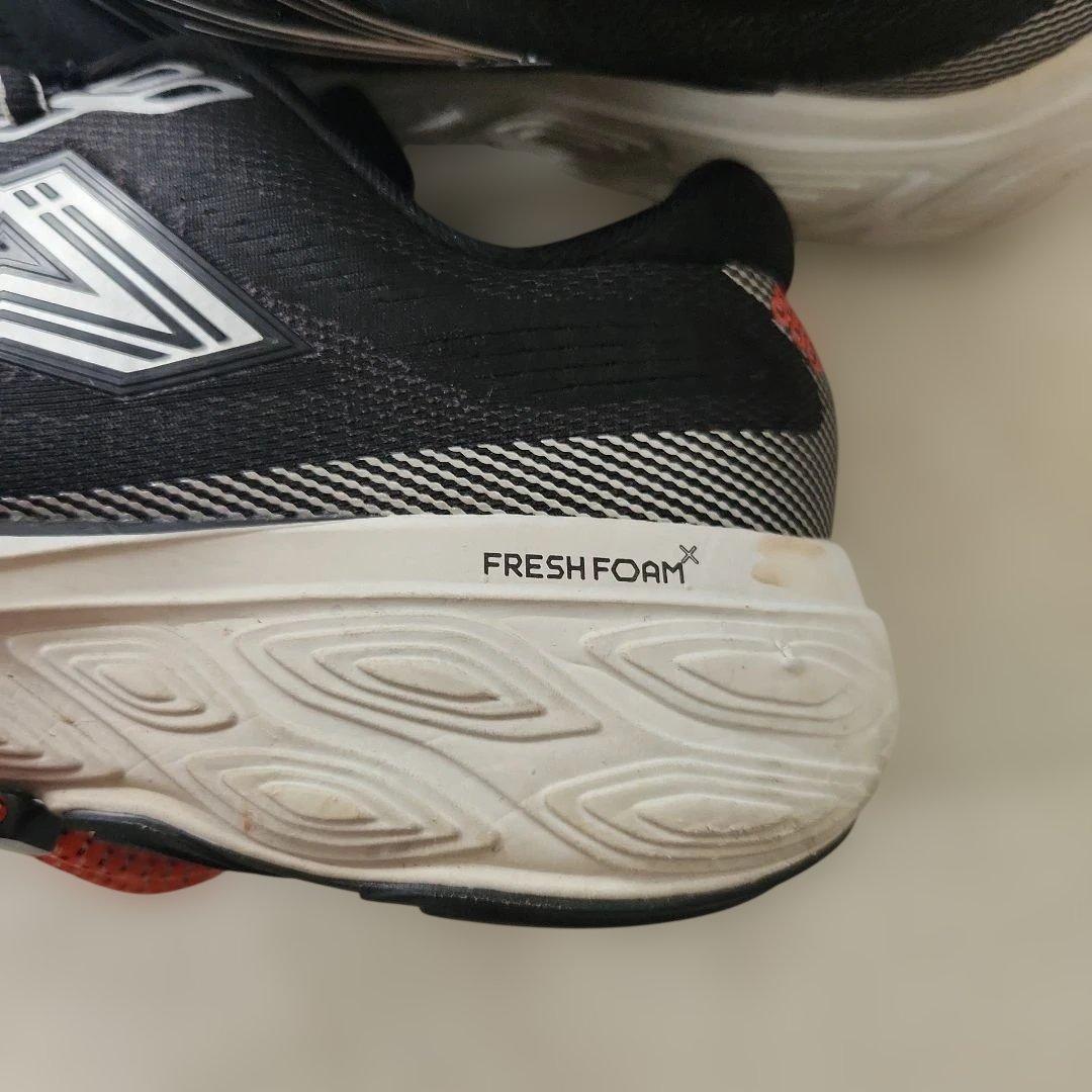 New Balance Sneakers 24.5