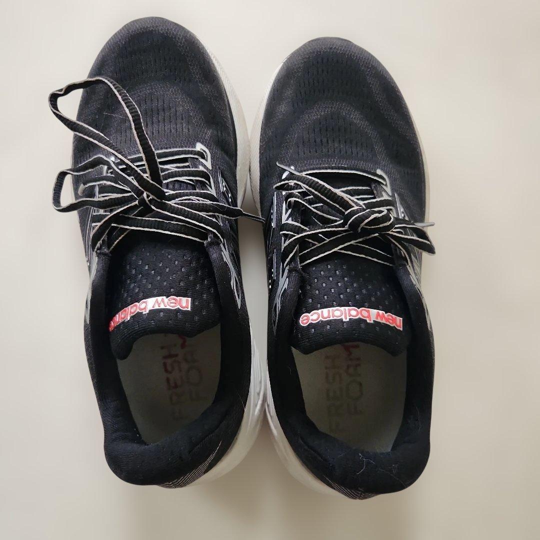 New Balance Sneakers 24.5