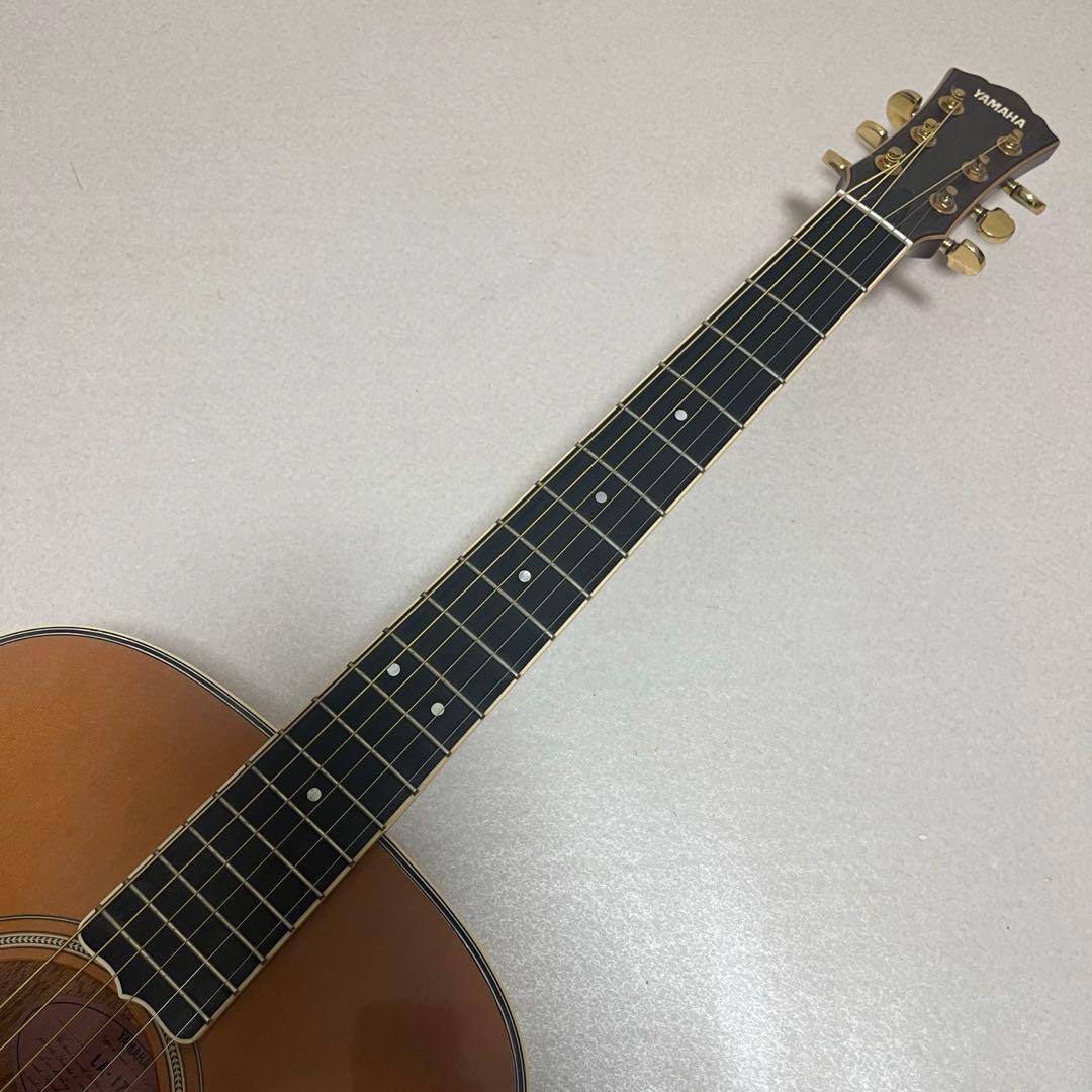Yamaha Acoustic Guitars La-17