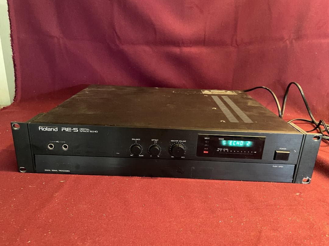 Recording Effector Roland Digital Space Echo Re-5