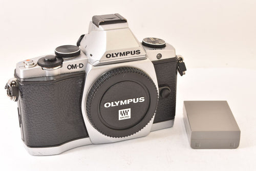 Olympus Mirrorless Interchangeable Lips Om-D E-M5 J2606127