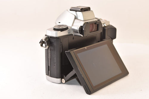 Olympus Mirrorless Interchangeable Lips Om-D E-M5 J2606127