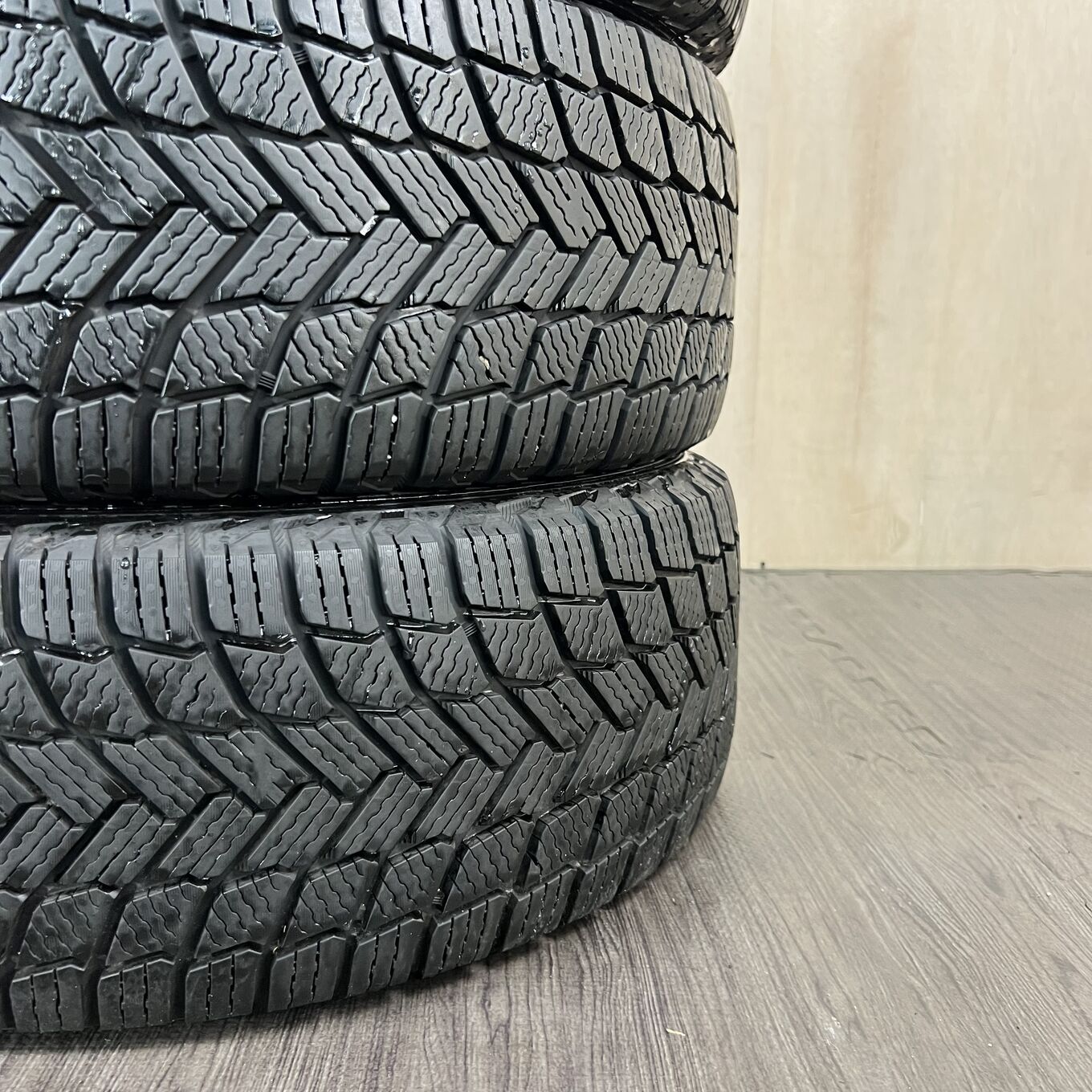 Nissan 17 Inches Michelin 205/50R17 #540S40925