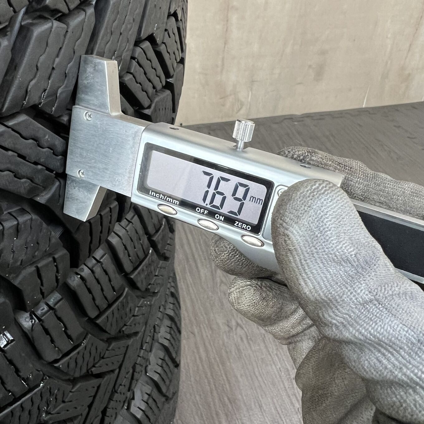 Nissan 17 Inches Michelin 205/50R17 #540S40925