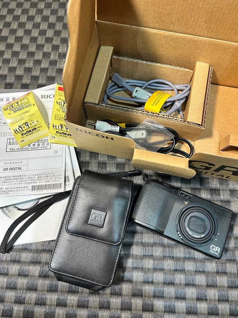 Compact Digital Cameras Gr