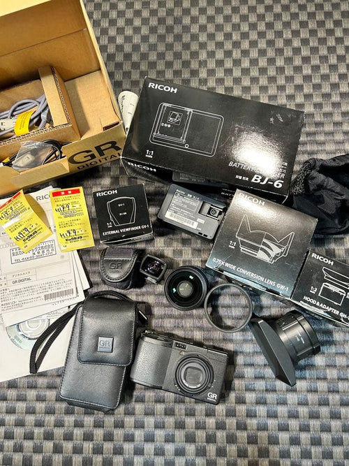 Compact Digital Cameras Gr