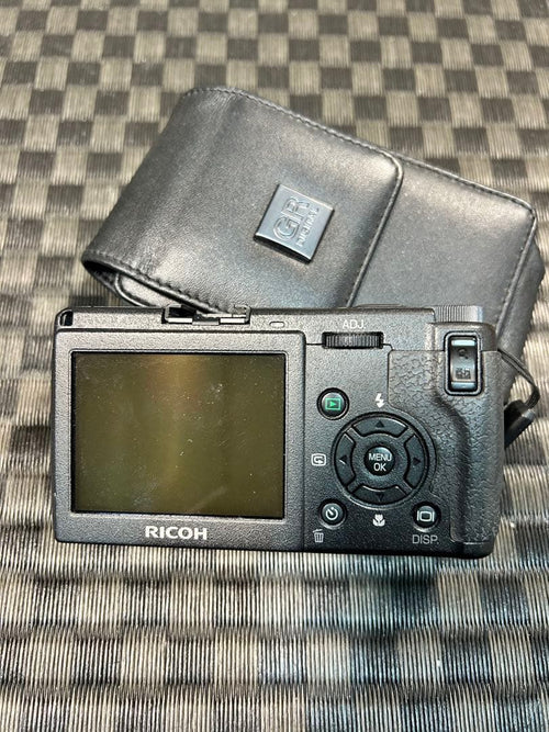 Compact Digital Cameras Gr