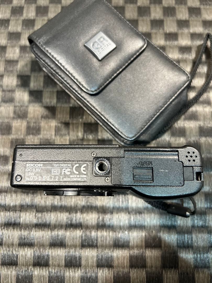 Compact Digital Cameras Gr