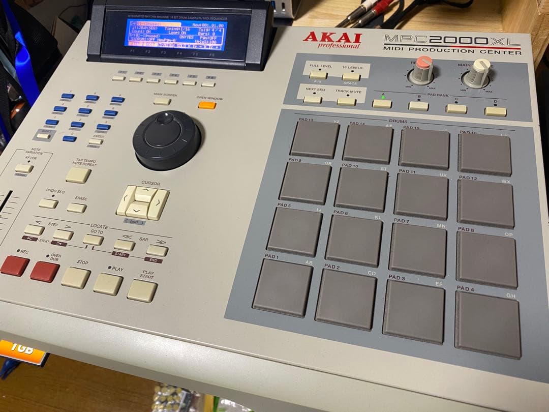 Akai Professional Samplers Mpc2000Xl Cf 32Mb