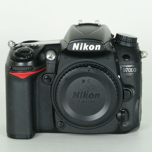 Nikon Digital Slr 8,900 D7000 F