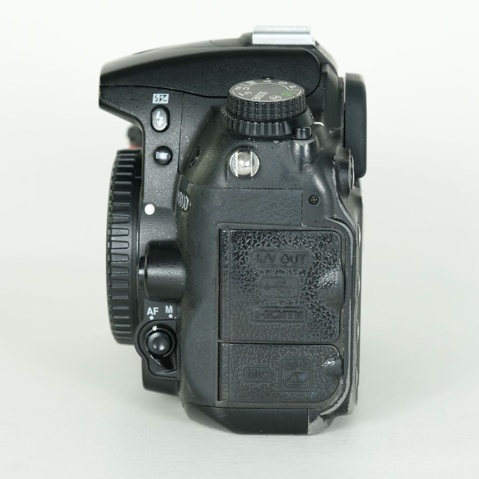 Nikon Digital Slr 8,900 D7000 F