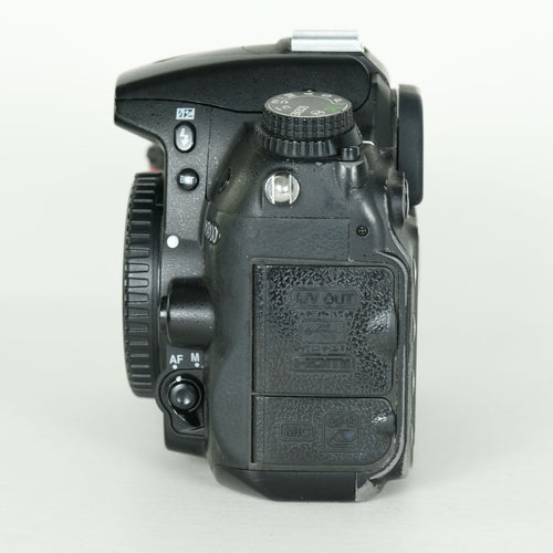 Nikon Digital Slr 8,900 D7000 F