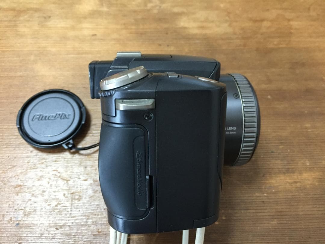 Fujifilm Compact Digital Camera Finepix 6900Zoom
