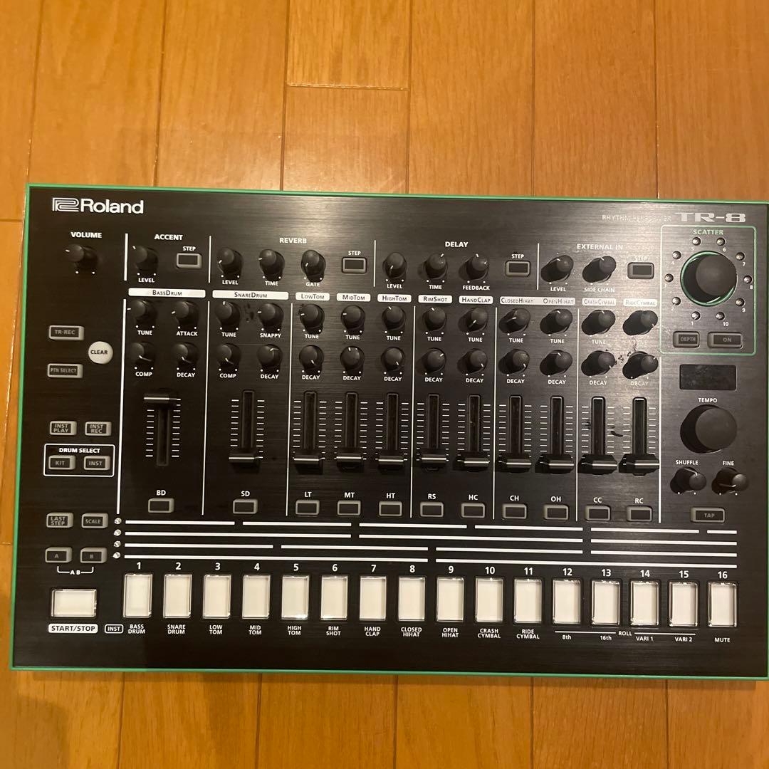 Roland Rhythm Machines Tr-8