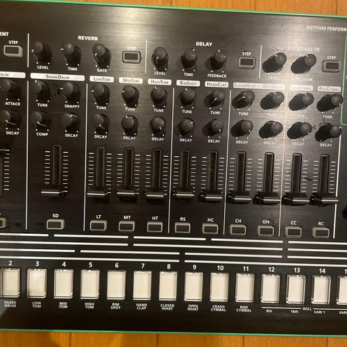 Roland Rhythm Machines Tr-8