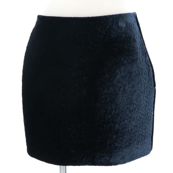 Fendi Tight Skirt Fq7236 B