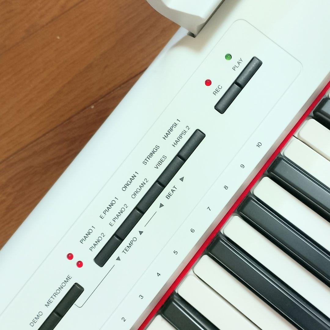 Yamaha Keyboards Digital Pianos Piaggero Np-12 Wh 61