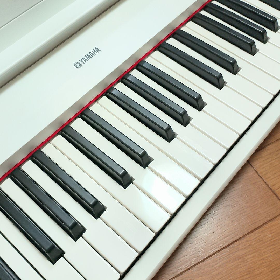 Yamaha Keyboards Digital Pianos Piaggero Np-12 Wh 61
