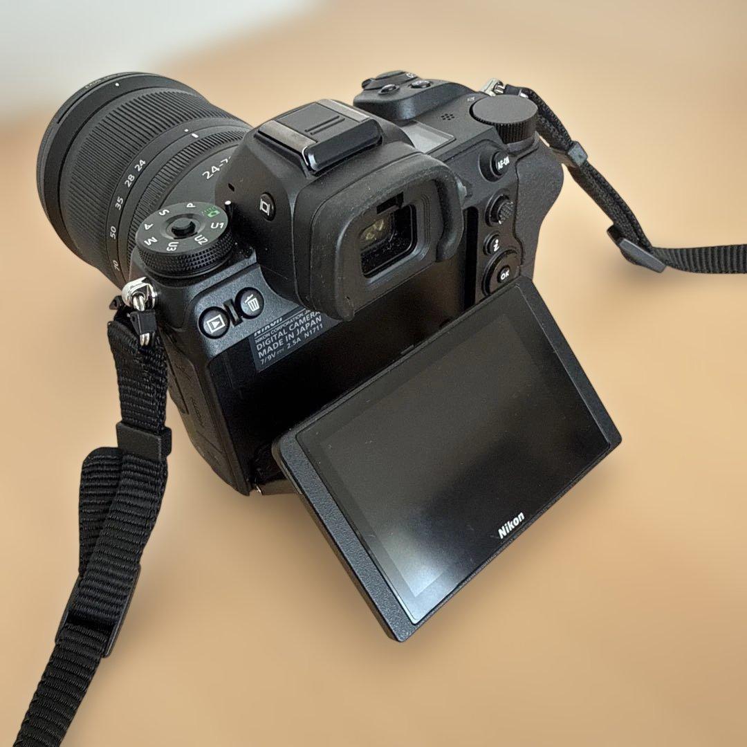 Nikon Mirrorless Interchangeable Lips 24-70Mm F/4