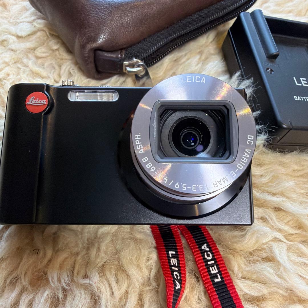 Leica Compact Digital Camera V-Lux30