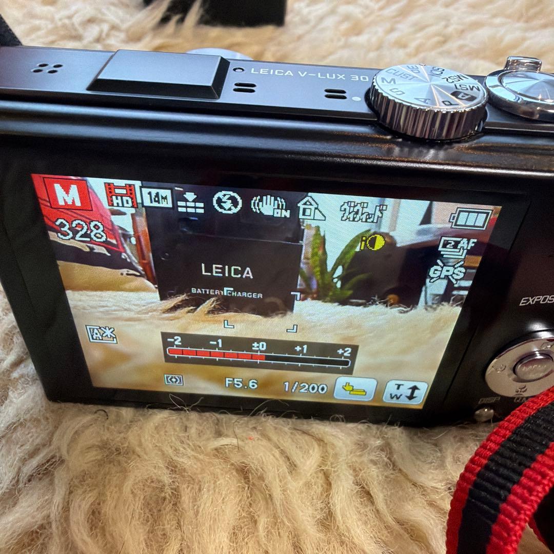 Leica Compact Digital Camera V-Lux30
