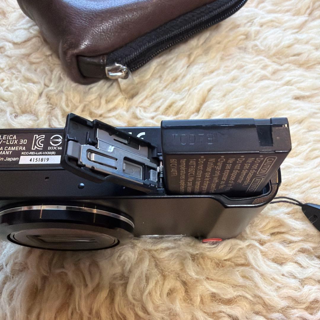 Leica Compact Digital Camera V-Lux30