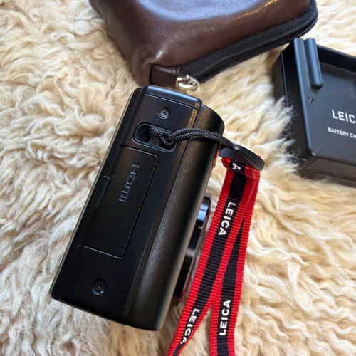 Leica Compact Digital Camera V-Lux30