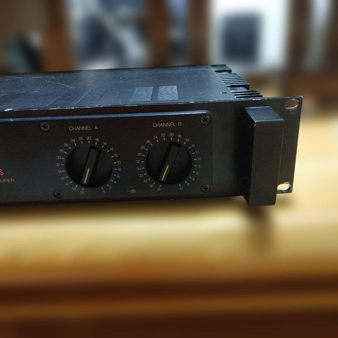 Yamaha Power Amplifiers P2050